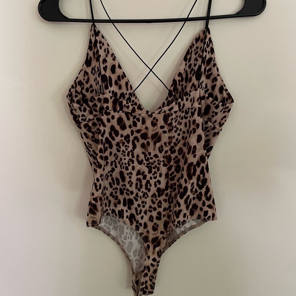 Size small - Picture 2 of 2
